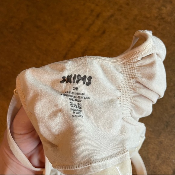 💕 SKIMS Sculpting Bra 💕 - Picture 4 of 6